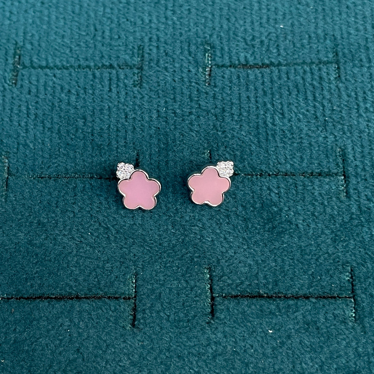 92.5 Silver Pink Mother-of-Pearl Flower Stud Earrings Pair
