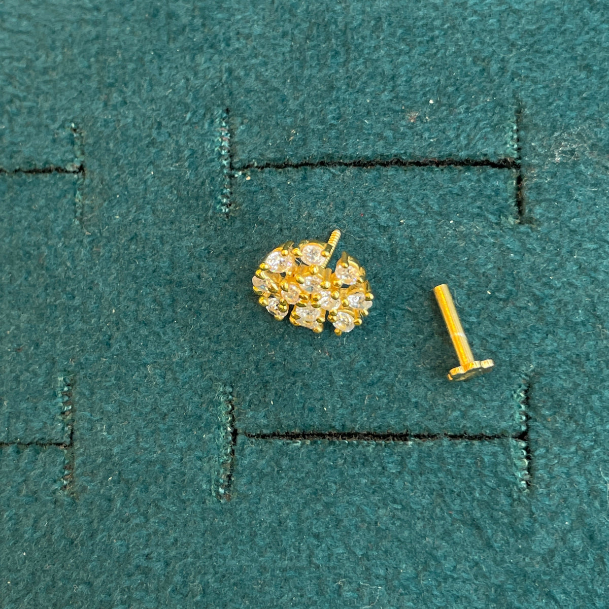 92.5 Silver Gold Plated White CZ Flower Cluster Nose Pin for Women