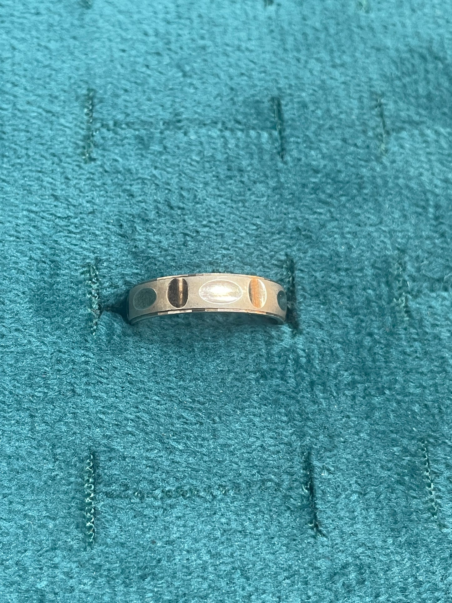 92.5 Silver Men’s Ring Size 8 | Stylish Minimal Finish | Elegant Jewellery