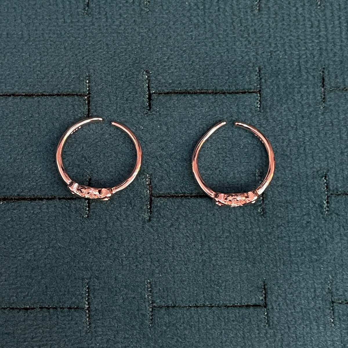 92.5 Silver Rose Gold Plated White CZ Heart Circle Toe Rings