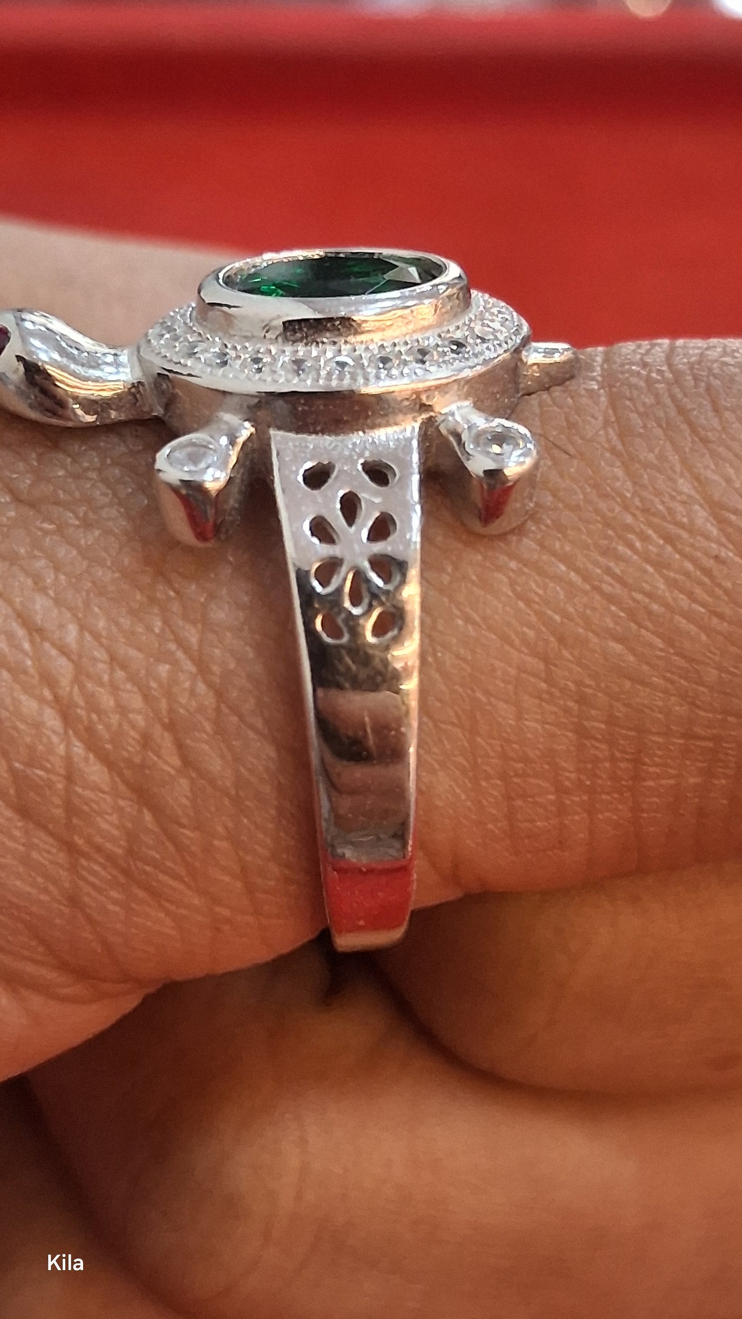 92.5 Silver Green Stone Tortoise Ring | Stylish Vibrant Design | Elegant Jewellery