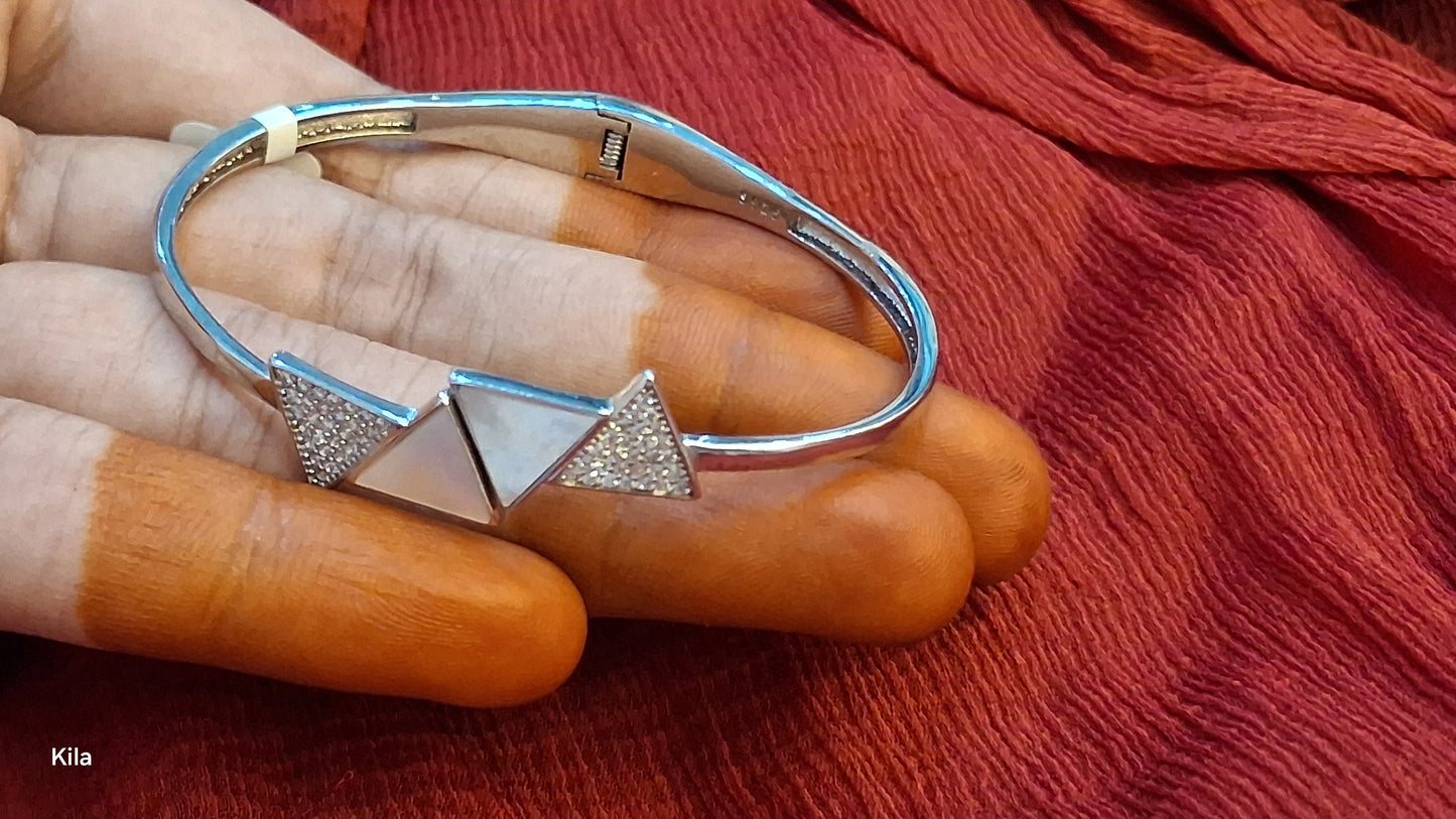 92.5 Silver Triangle Bracelet | Stylish Modern Design | Elegant Jewellery